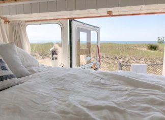 Wissenschaft und Sport der Bumerangs, er hat alles selbst gemacht